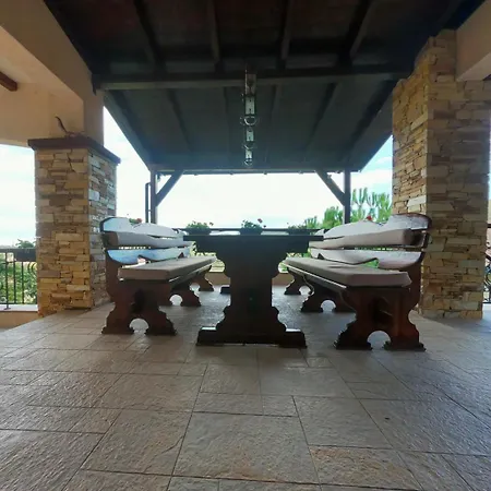 Villa Ira